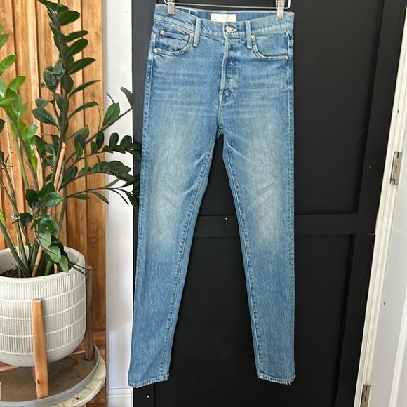 Mother Denim The pickup skimp in The Melancholy. Size 23x32 - Picture 3 of 12